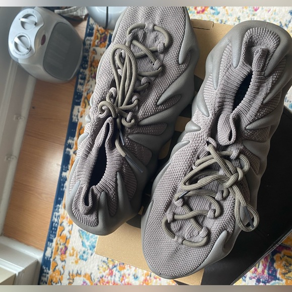 Yeezy cinder 450s, only worn once main image 6